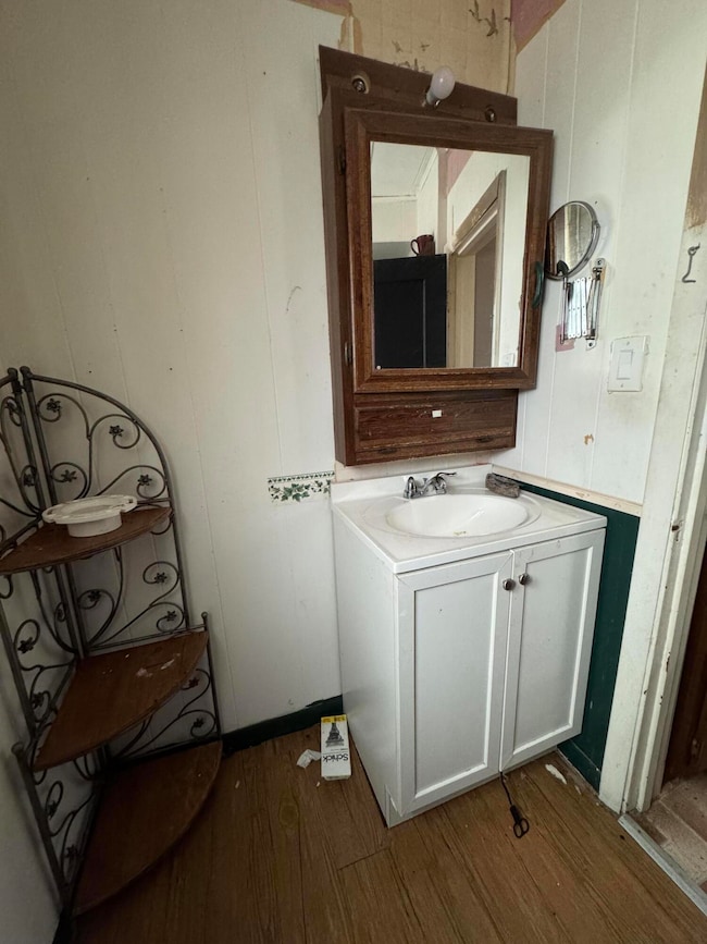 511 Cedar St, Alpena, MI 49707 - photo 7