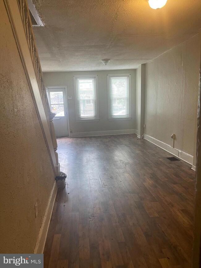 451 Mechanic St, Camden, NJ 08104 - photo 5