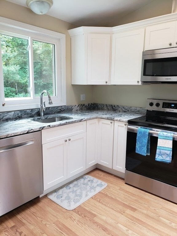 362 Allen Ave, Wakefield, RI 02879 - photo 3