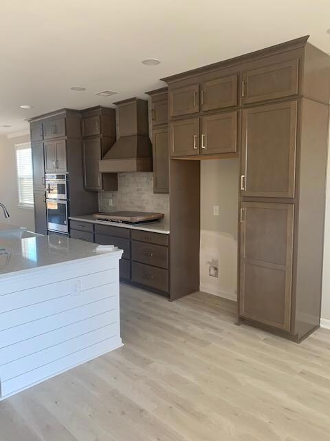 Dining to Kitchen