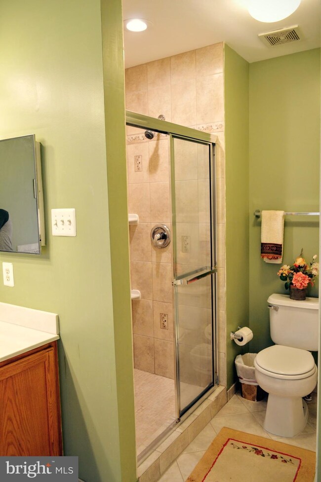 21257 Owls Nest Cir, Germantown, MD 20876 - photo 6