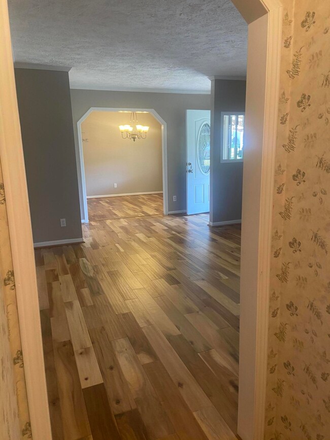 205 N 3rd St, Watauga, TN 37694 - photo 6