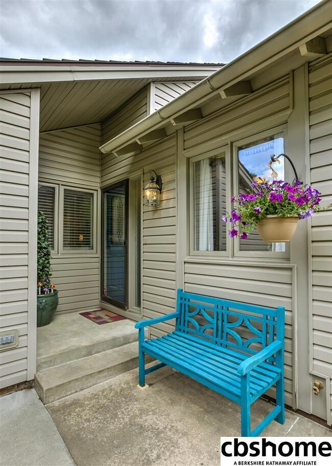 827 S 112th Plaza, Omaha, NE 68154 - photo 3