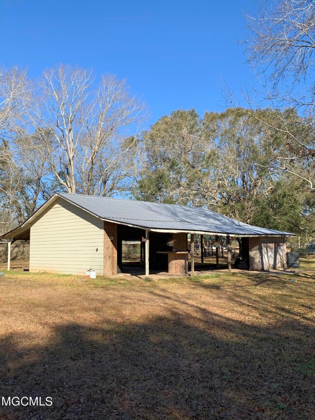 2230 Ellis Hodge Rd unit A, Lucedale, MS 39452 - photo 5