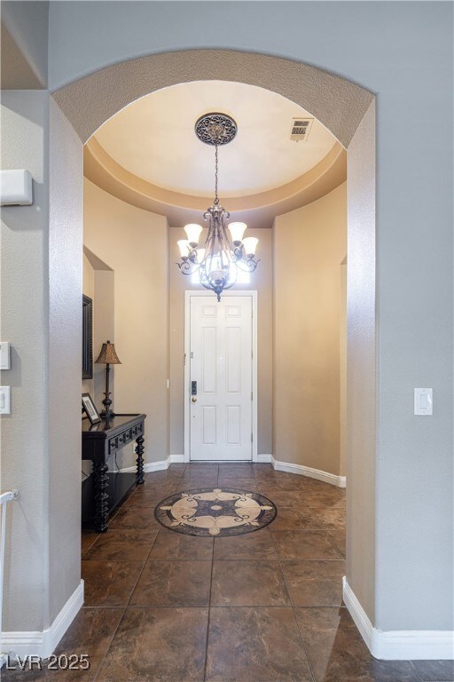 Vaulted, circular entry