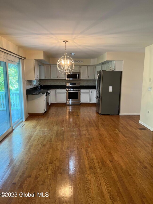 21 Greyledge Dr, Albany, NY 12211 - photo 5