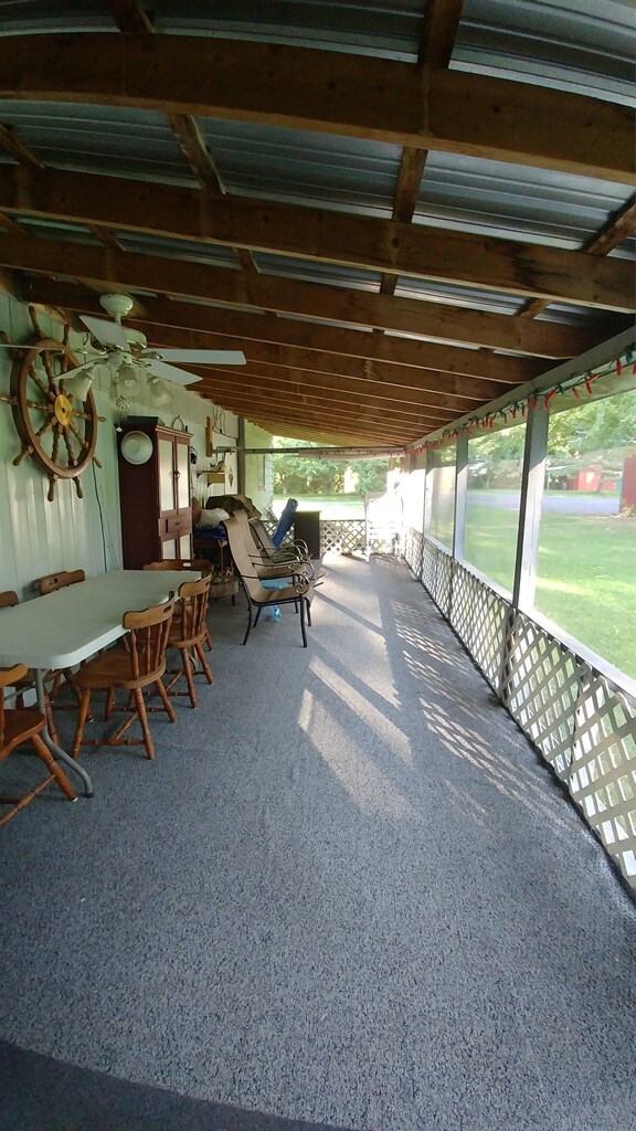 Screened in Porch