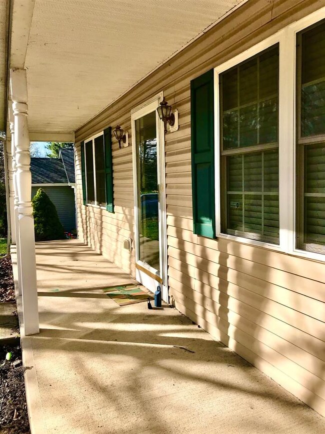 1108 3rd St, Waynesboro, VA 22980 - photo 2