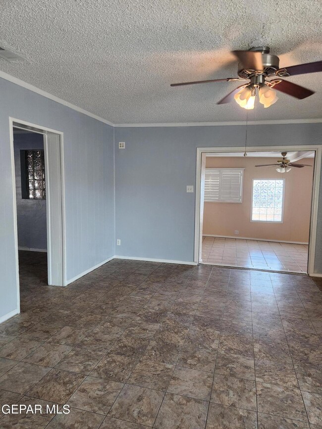 1615 Hunter Dr, El Paso, TX 79915 - photo 7