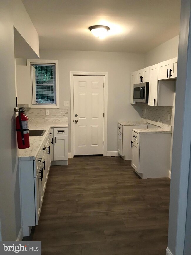 1347 Morton St, Camden, NJ 08104 - photo 5