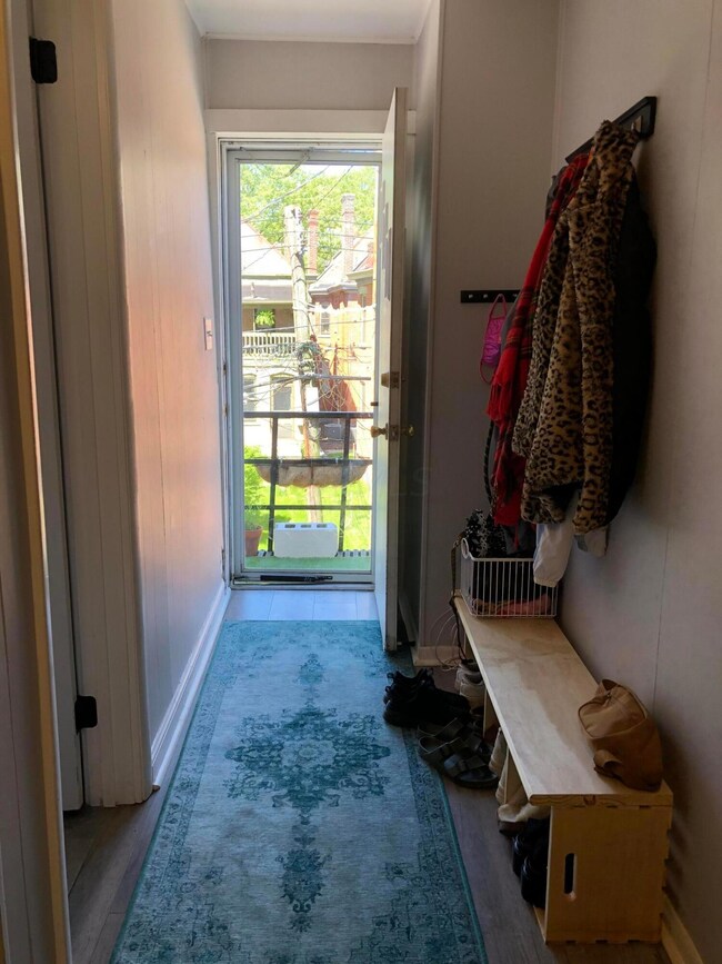 Entry/Foyer