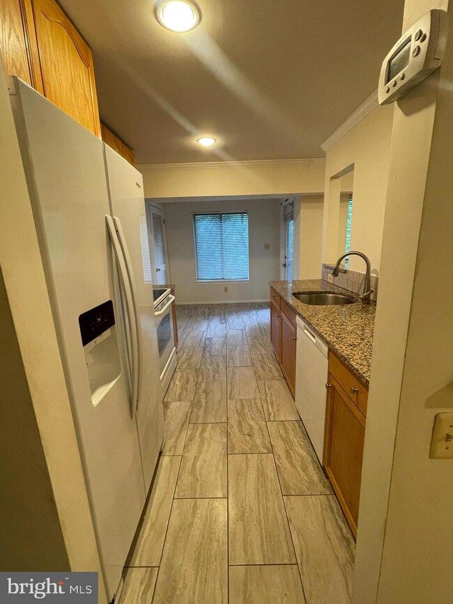 9564 Cannoneer Ct unit 202, Manassas, VA 20110 - photo 4