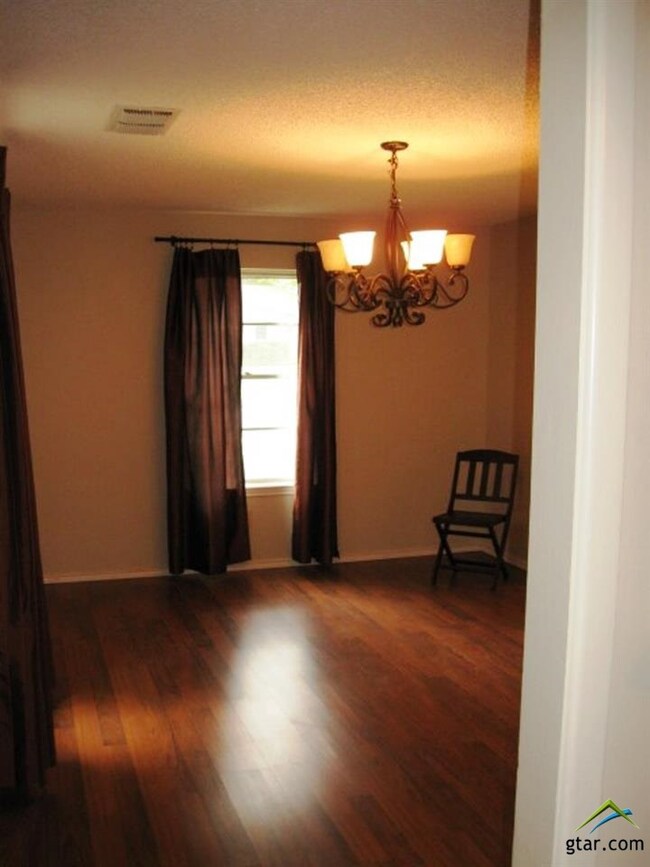 4402 Heather Ln, Tyler, TX 75703 - photo 3