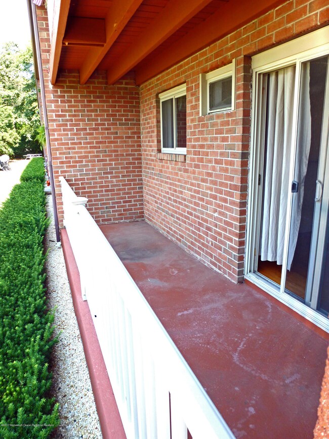 balcony 2