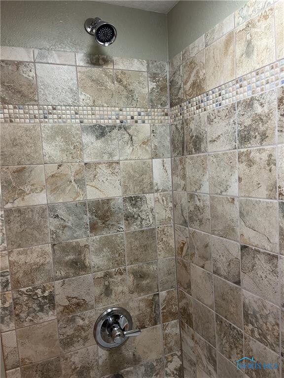 2201 Westbrook Dr, Toledo, OH 43613 - photo 6