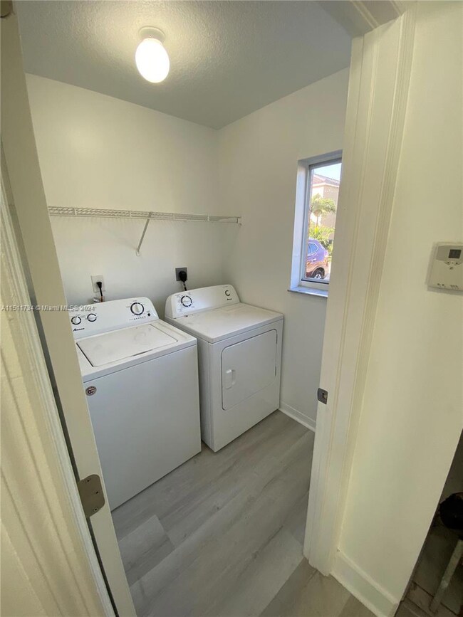 8394 SW 152nd Ave unit 30, Miami, FL 33193 - photo 6