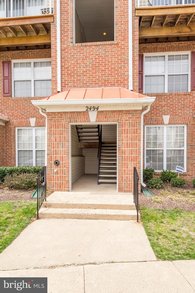 2494 Quick St unit 301, Herndon, VA 20171 - photo 3
