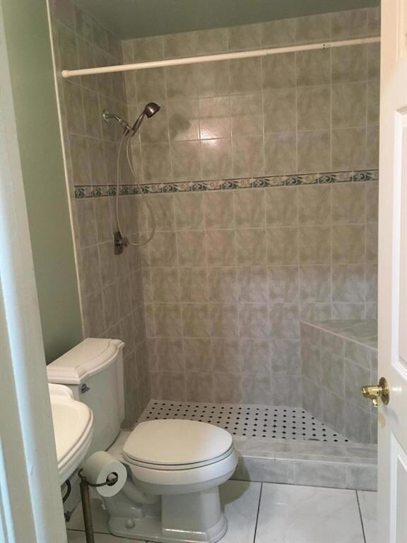 lakeview bathroom