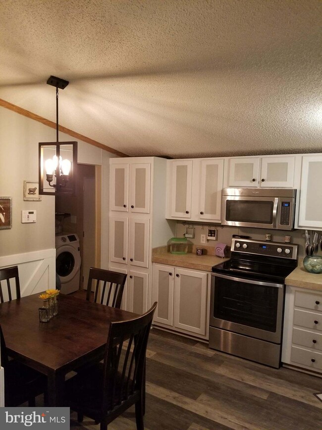 12068 Monterey Rd, Ruther Glen, VA 22546 - photo 5