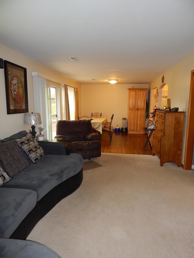 17 Westover Drive Family Room 2 David Po