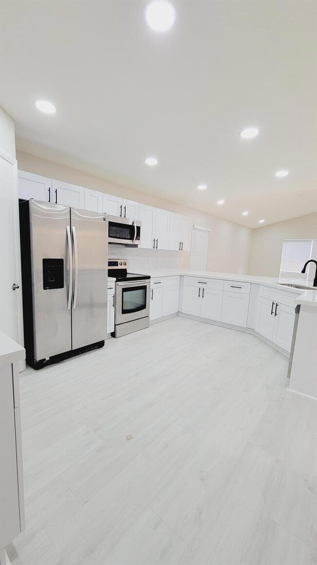 22155 Candle Ct, Boca Raton, FL 33428 - photo 6