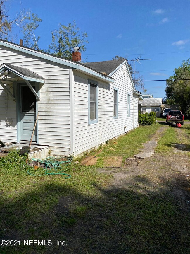 6042 Hyram Ave, Jacksonville, FL 32210 - photo 7
