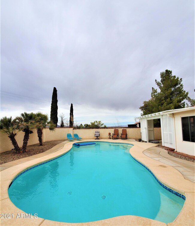 pool to north