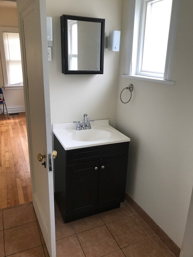 270 N Maple Ave, Elmhurst, IL 60126 - photo 5