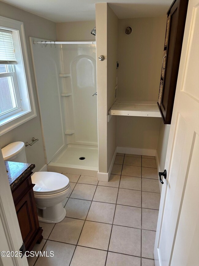 1st floor bath w/laundry hook-ups