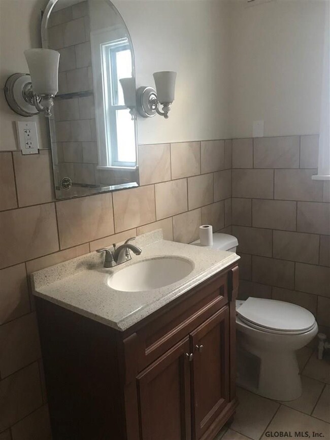 152 S Allen St unit FIRST FLOOR, Albany, NY 12208 - photo 7