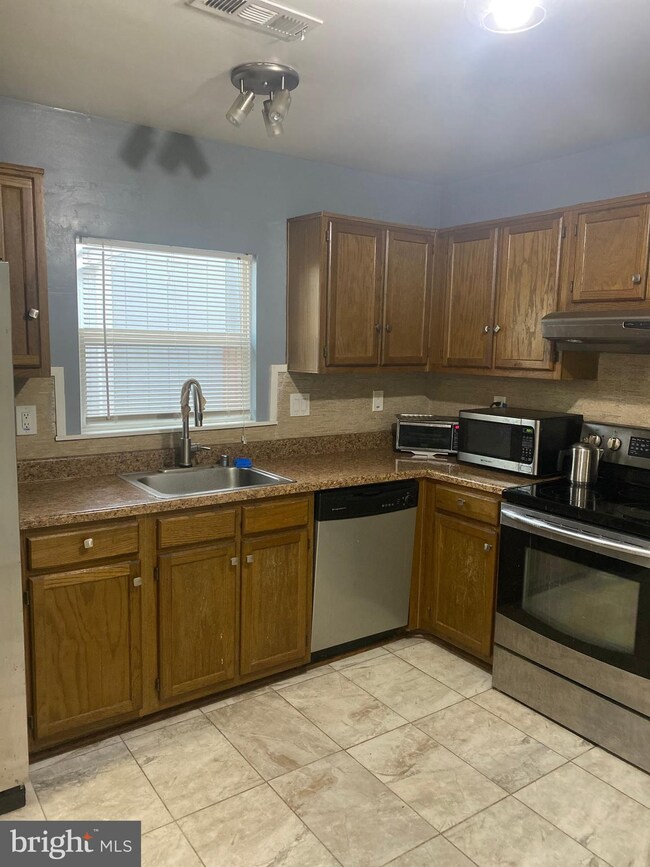 3404 Elenoir Ct, Bowie, MD 20716 - photo 6