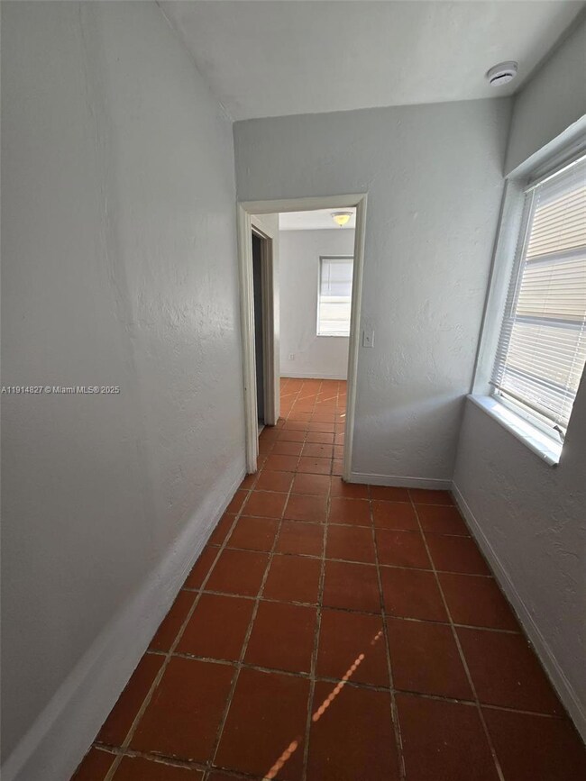 1437 NE 110th Terrace unit 2, Miami, FL 33161 - photo 4