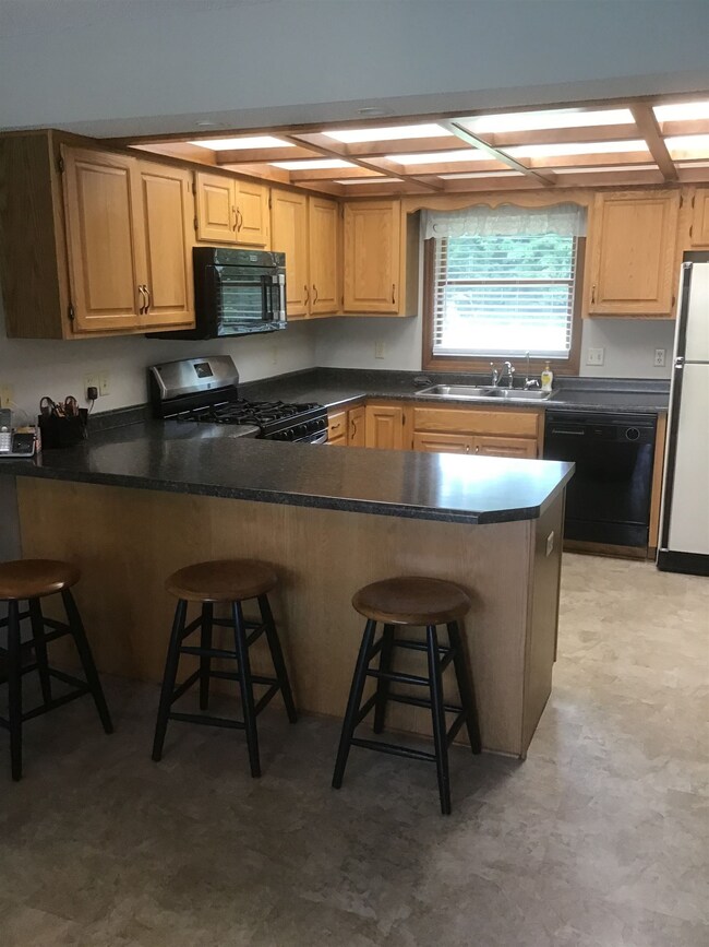 18110 Amstutz Rd, Leo, IN 46765 - photo 7