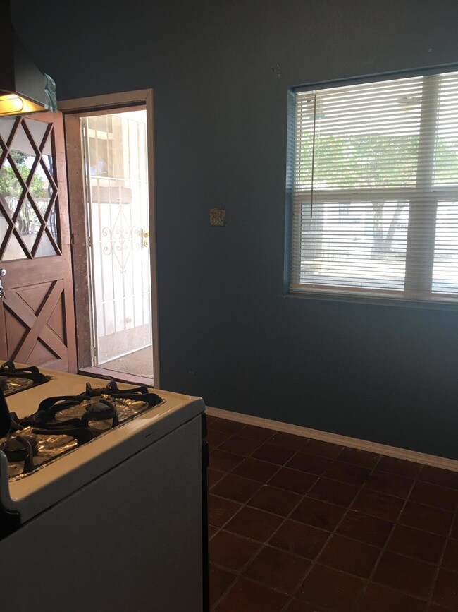 8321 Vance Place unit B, El Paso, TX 79907 - photo 7