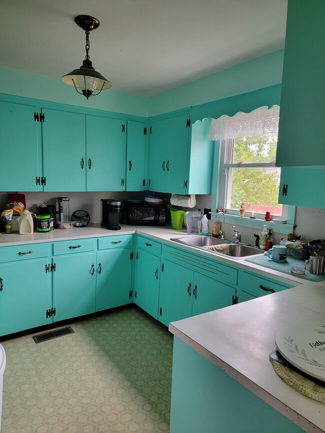 1041 Fairfield Pike, Shelbyville, TN 37160 - photo 7