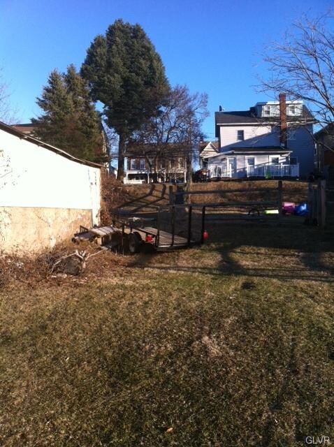 537 Broad St, Emmaus, PA 18049 - photo 2