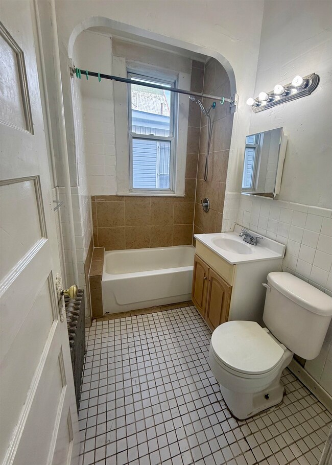 110 Lincoln Ave unit 2, Newark, NJ 07104 - photo 5