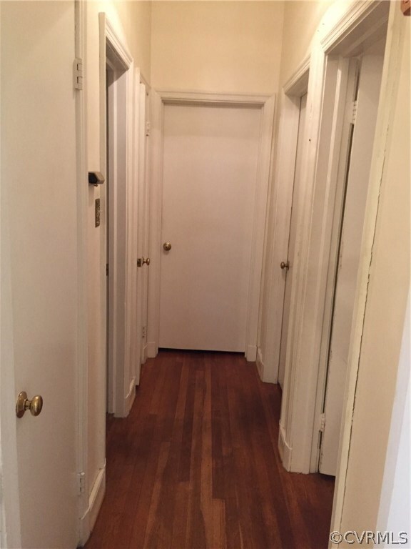 Hallway to bedrooms and bath