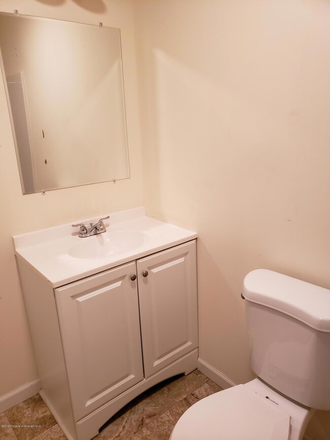 702 Dunmore St, Throop, PA 18512 - photo 6