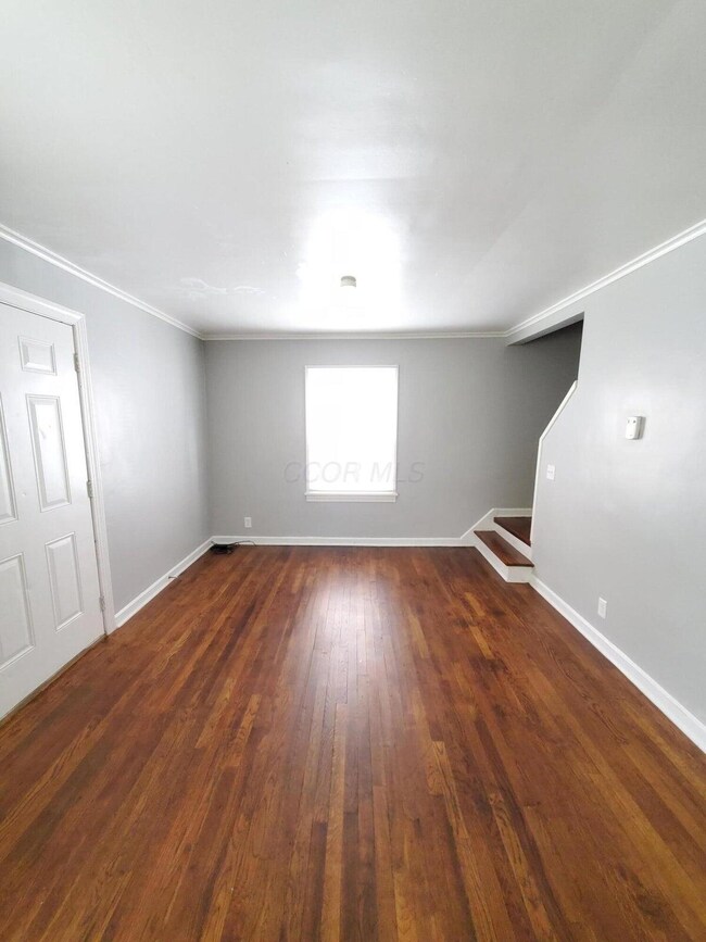 1047 E 21st Ave, Columbus, OH 43211 - photo 4