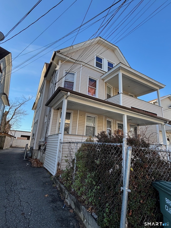 203 Lenox Ave unit 205, Bridgeport, CT 06605 - photo 2