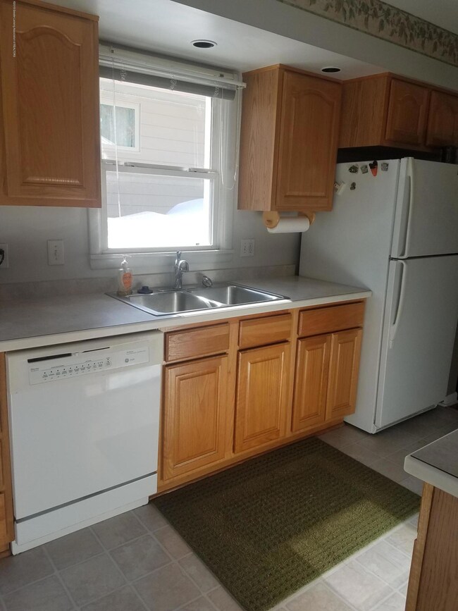 1032 Andrus Ave, Lansing, MI 48917 - photo 7