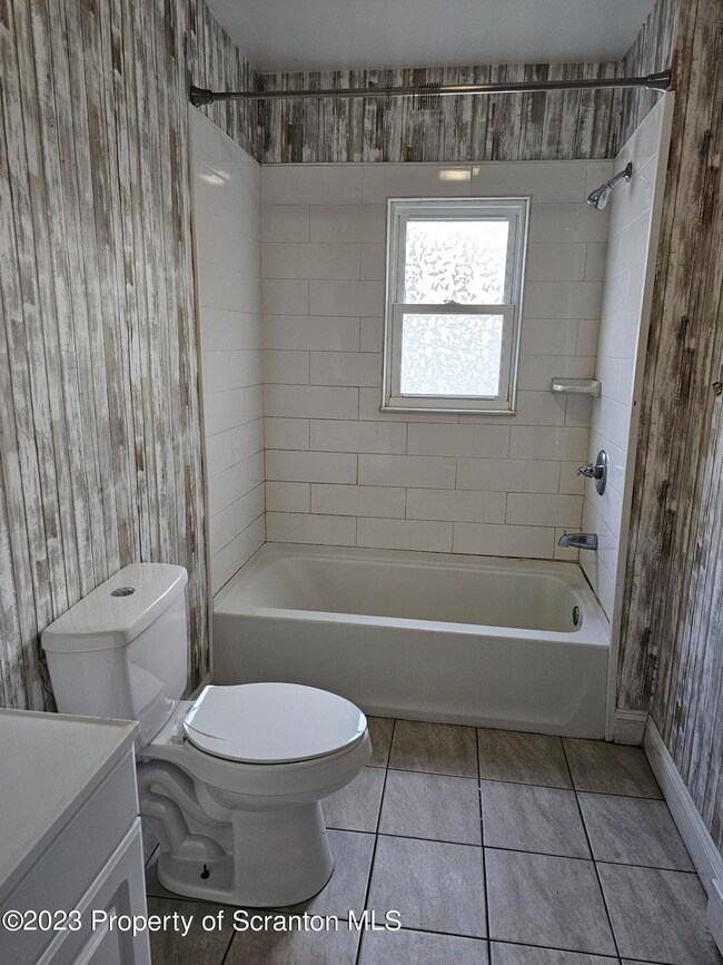 404 Railroad Ave unit L4, Scranton, PA 18505 - photo 7