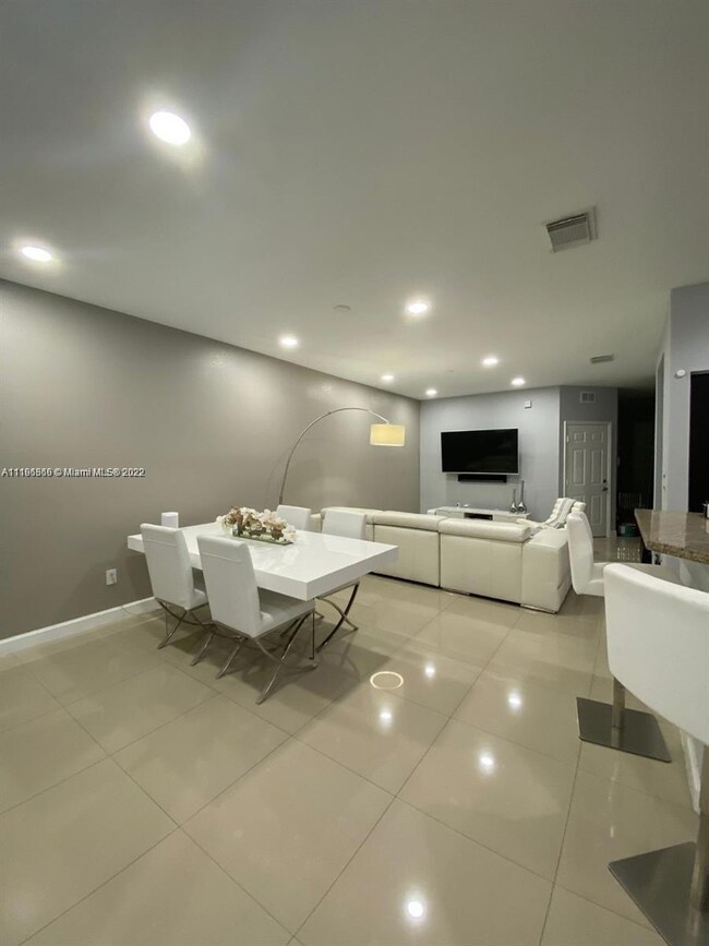 10712 NW 75th Terrace unit 1, Doral, FL 33178 - photo 2