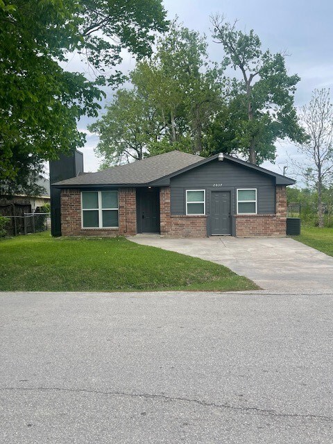 2037 Skinner Rd, Houston, TX 77093 - photo 2