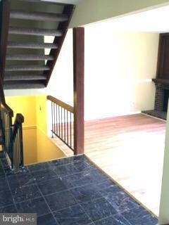 18479 Stone Hollow Dr, Germantown, MD 20874 - photo 5