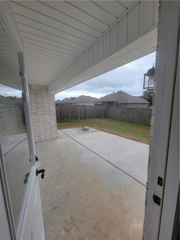 1621 Colonel Bartow Dr, Prairie Grove, AR 72753 - photo 2