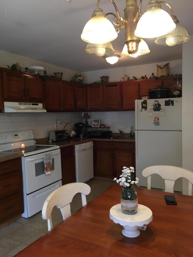 49 Piazza Tasso unit 1000, Freehold, NJ 07728 - photo 3