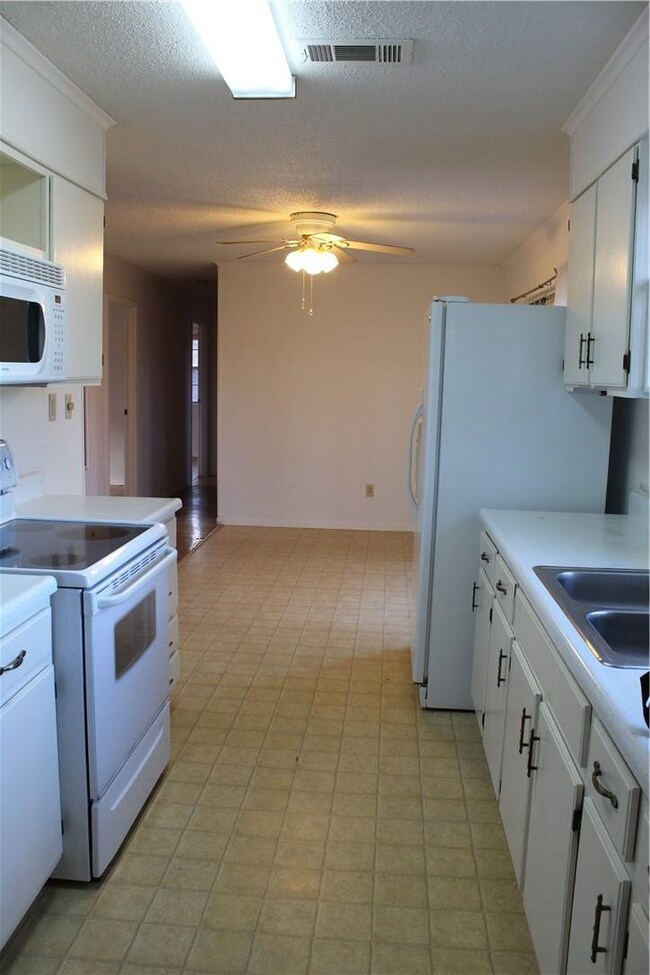 624 Loomis St, Alma, AR 72921 - photo 6