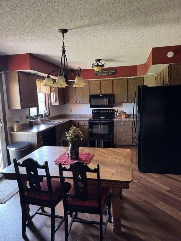 Kitchen/Eat-In dining
